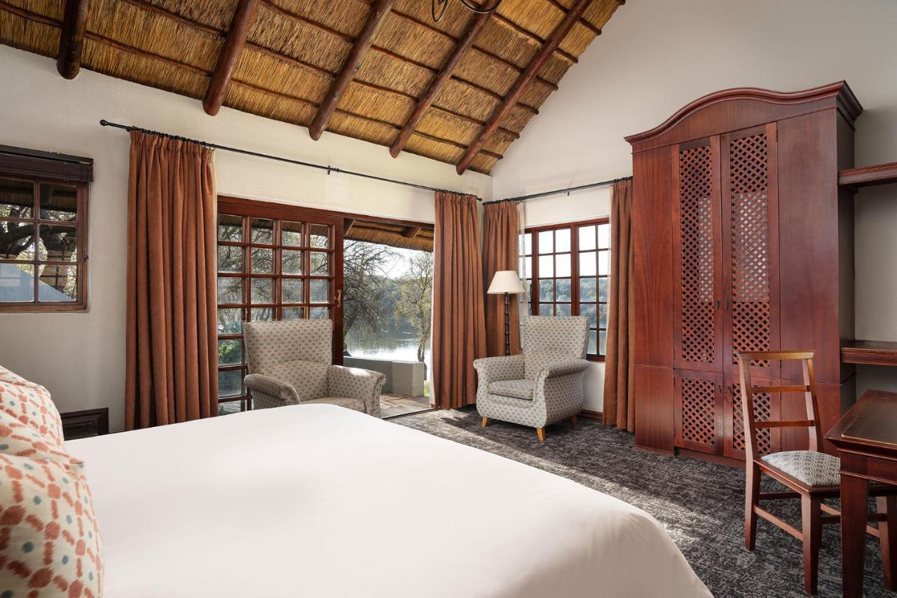 พรีเมียร์ โฮเทล รูเดอวัลเลย์ Hotel พริทอเรีย ภายนอก รูปภาพ