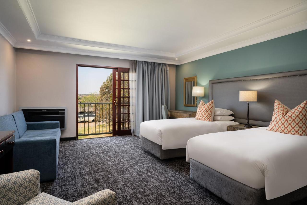 พรีเมียร์ โฮเทล รูเดอวัลเลย์ Hotel พริทอเรีย ภายนอก รูปภาพ